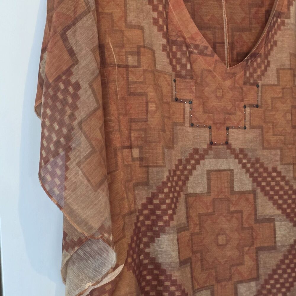 Ransom Geometric Rust and Tan Sheer V-Neck Blouse - Picture 5 of 12